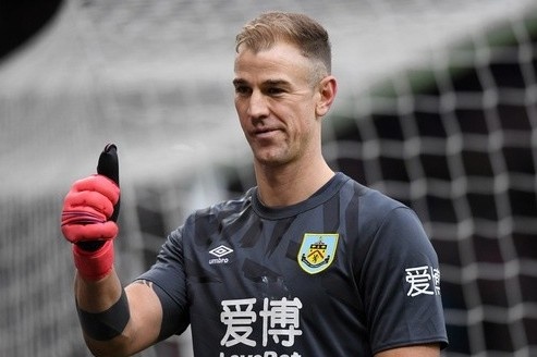 Chuyen nhuong 18/8: Joe Hart thoat canh that nghiep, ra mat Tottenham hinh anh
