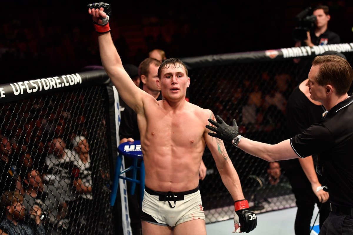 Hạ đối thủ cứng cựa Thompson,  Till tranh đai UFC  ảnh 1 Ha doi thu cung cua Thompson,  Till tranh dai UFC anh 1