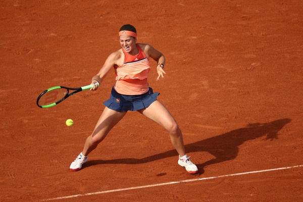ĐKVĐ Ostapenko ngã ngựa trong ngày khai mạc Roland Garros 2018 ảnh 1 DKVD Ostapenko nga ngua trong ngay khai mac Roland Garros 2018 anh 1