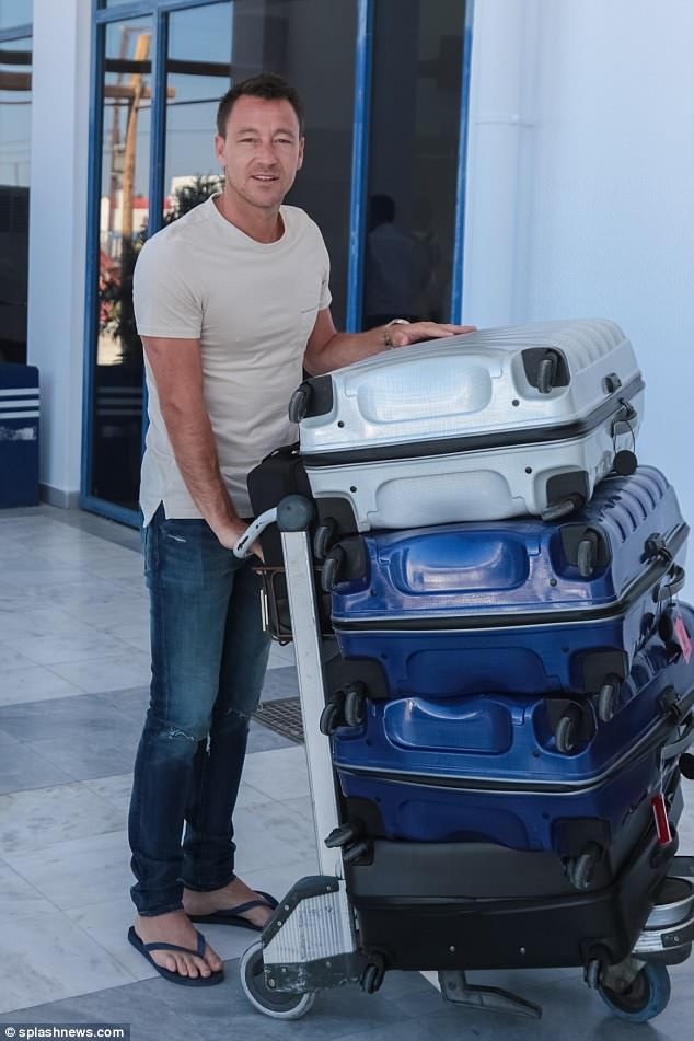 John Terry và gia đình đi nghỉ mát tại Hy Lạp ảnh 5 John Terry va gia dinh di nghi mat tai Hy Lap anh 5