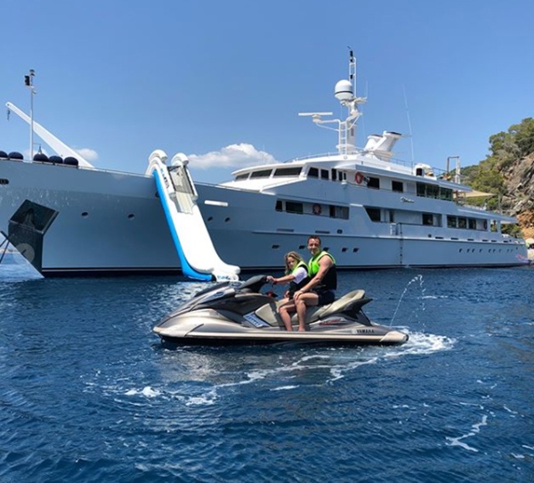 John Terry và gia đình đi nghỉ mát tại Hy Lạp ảnh 7 John Terry va gia dinh di nghi mat tai Hy Lap anh 7