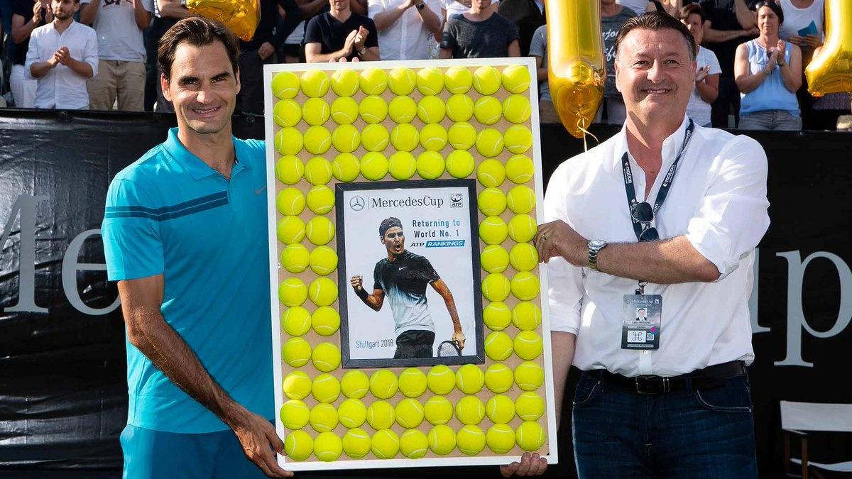 Federer vao chung ket Stuttgart, tro lai so 1 the gioi hinh anh