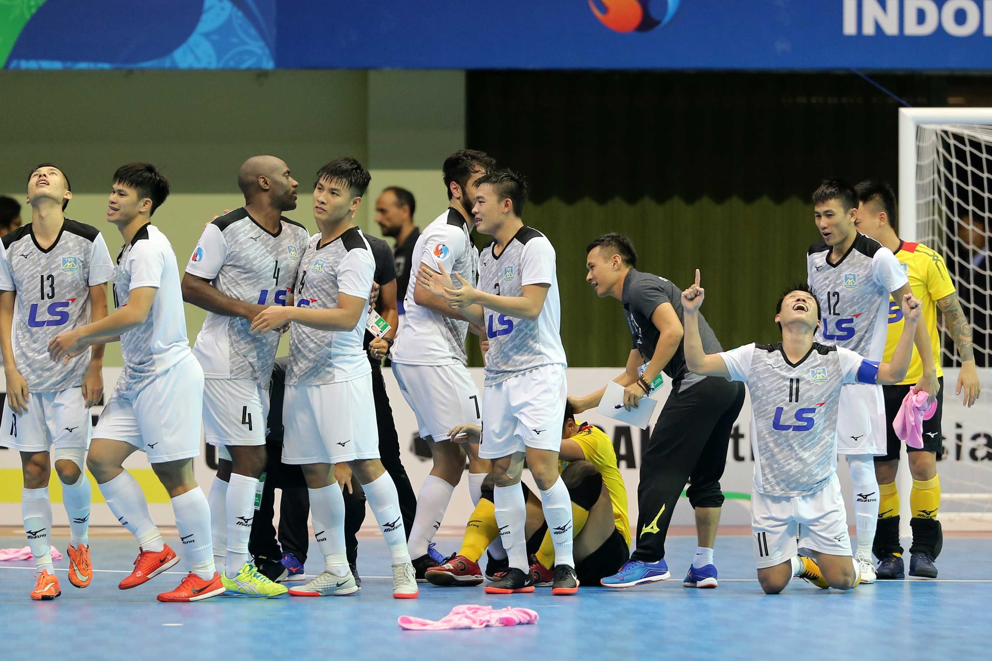 Danh bai nha vo dich Nhat Ban, Thai Son Nam vao ban ket futsal chau A hinh anh