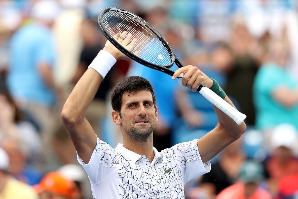 Thi dau 2 tran lien tuc, Djokovic van gianh chien thang de vao ban ket hinh anh