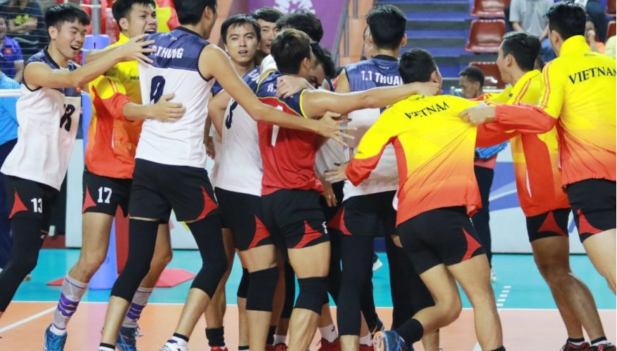 Chien thang lich su cua bong chuyen nam Viet Nam truoc Trung Quoc hinh anh