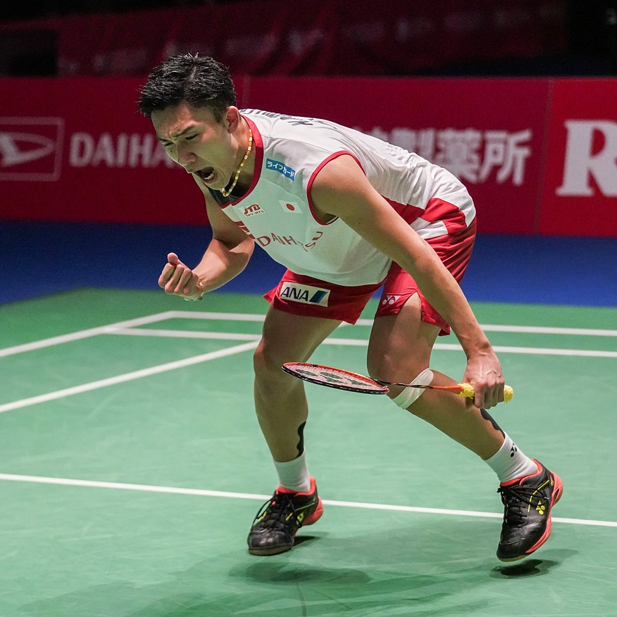 Kento Momota thang de so 1 the gioi tai ban ket giai Nhat Ban mo rong hinh anh