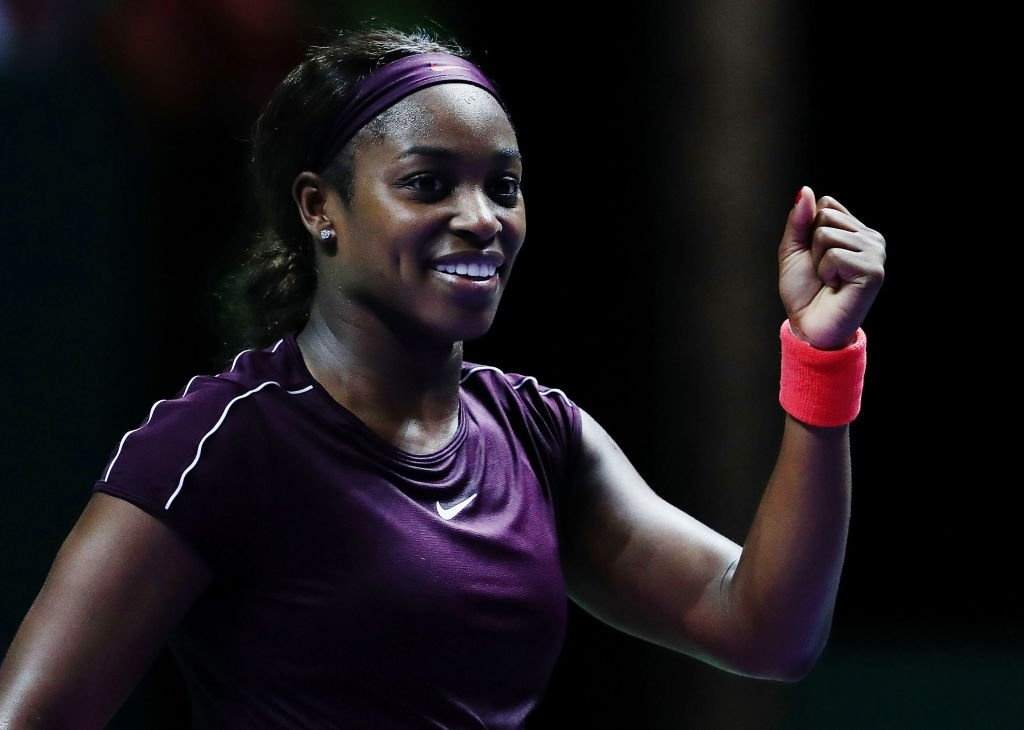 Stephens nguoc dong an tuong, vao chung ket WTA Finals gap Svitolina hinh anh