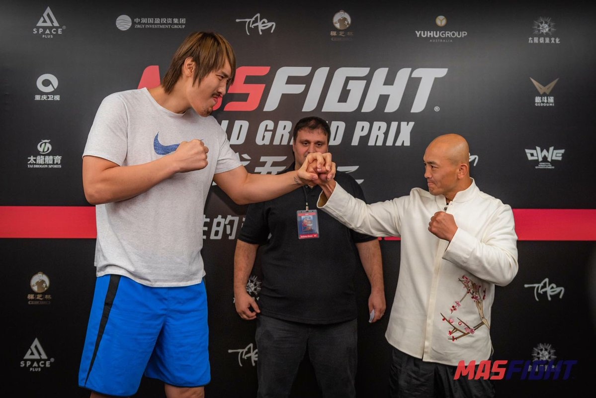 Yi Long ha do van Choi Hong-man anh 1