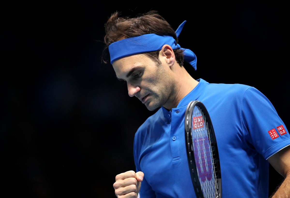 Thang de Dominic Thiem, Federer rong cua vao ban ket ATP Finals hinh anh