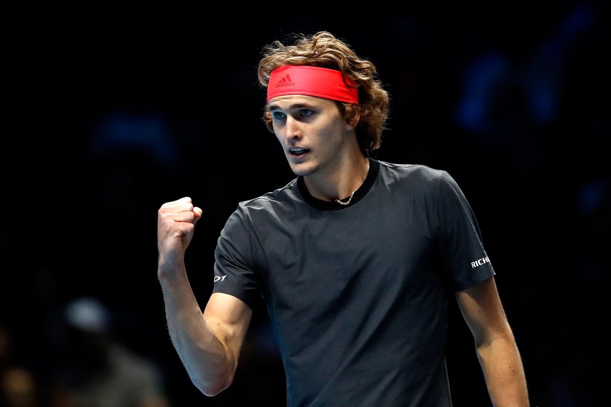 Danh bai Isner, Zverev hen gap Federer tai ban ket ATP Finals hinh anh
