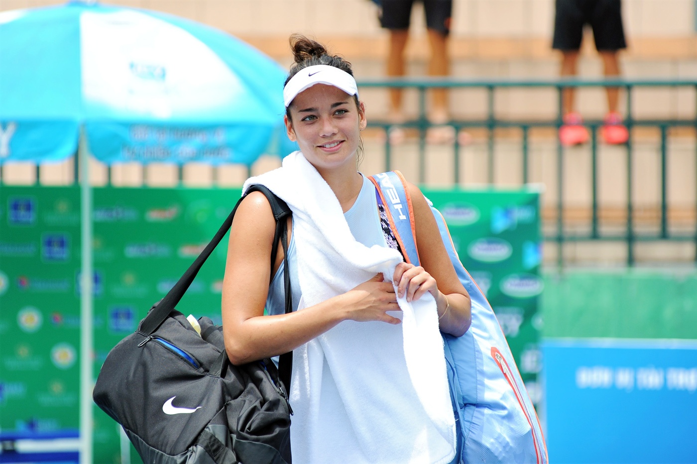 Bong hong lai Alize Lim thang trang tai giai cac cay vot xuat sac hinh anh