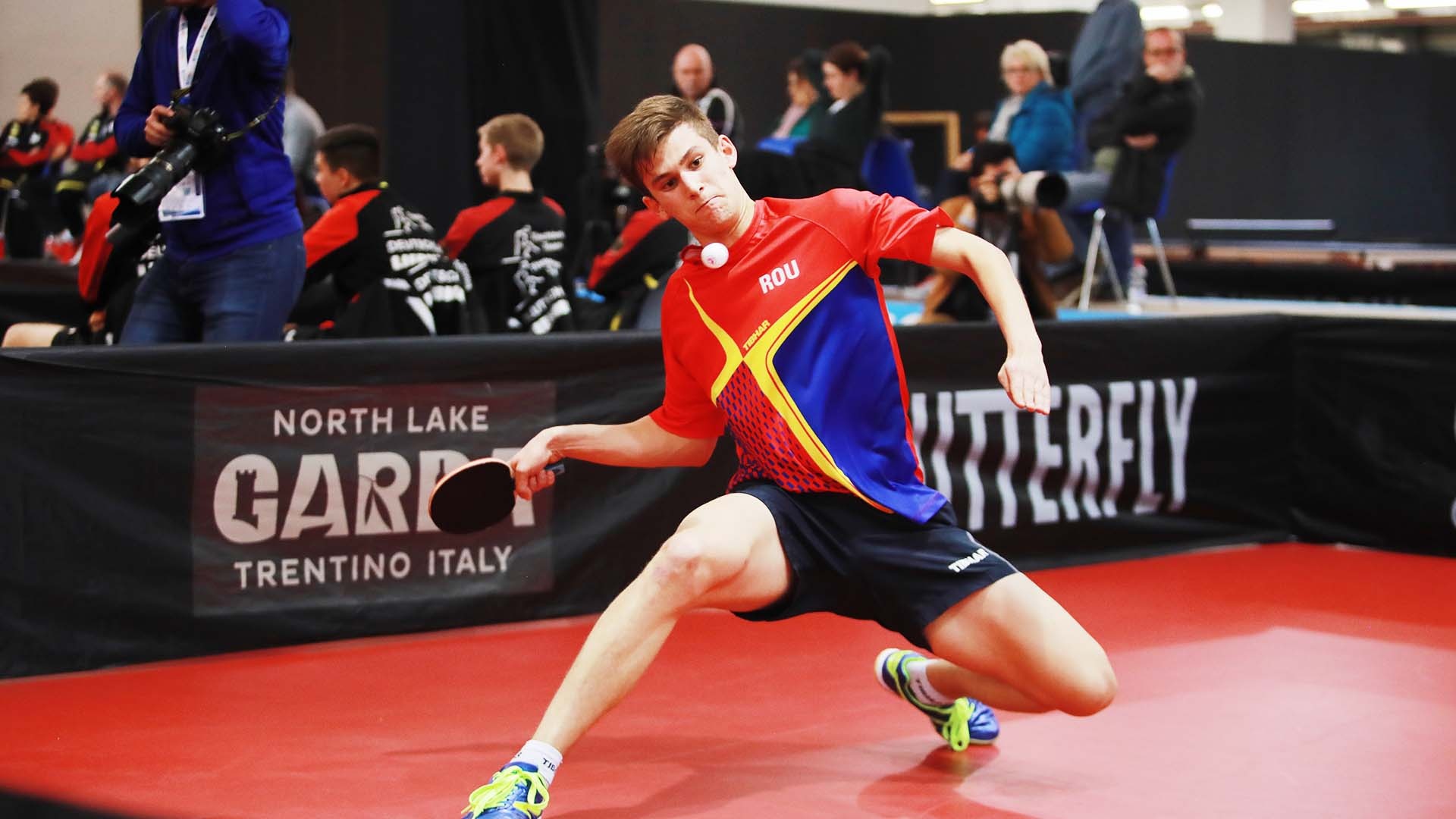 Tay vot Trung Quoc nan chi truoc pha phong thu xuat sac cua doi phuong hinh anh