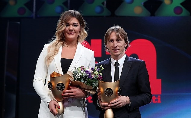 Vuot Djokovic,  Modric nhan giai xuat sac nhat nam anh 1