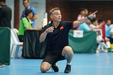 HLV tuyen futsal Viet Nam lot top 5 hay nhat the gioi 2018 hinh anh