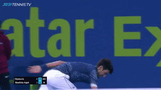 Djokovic khong giu duoc binh tinh khi de thua tai ban ket Qatar Open hinh anh