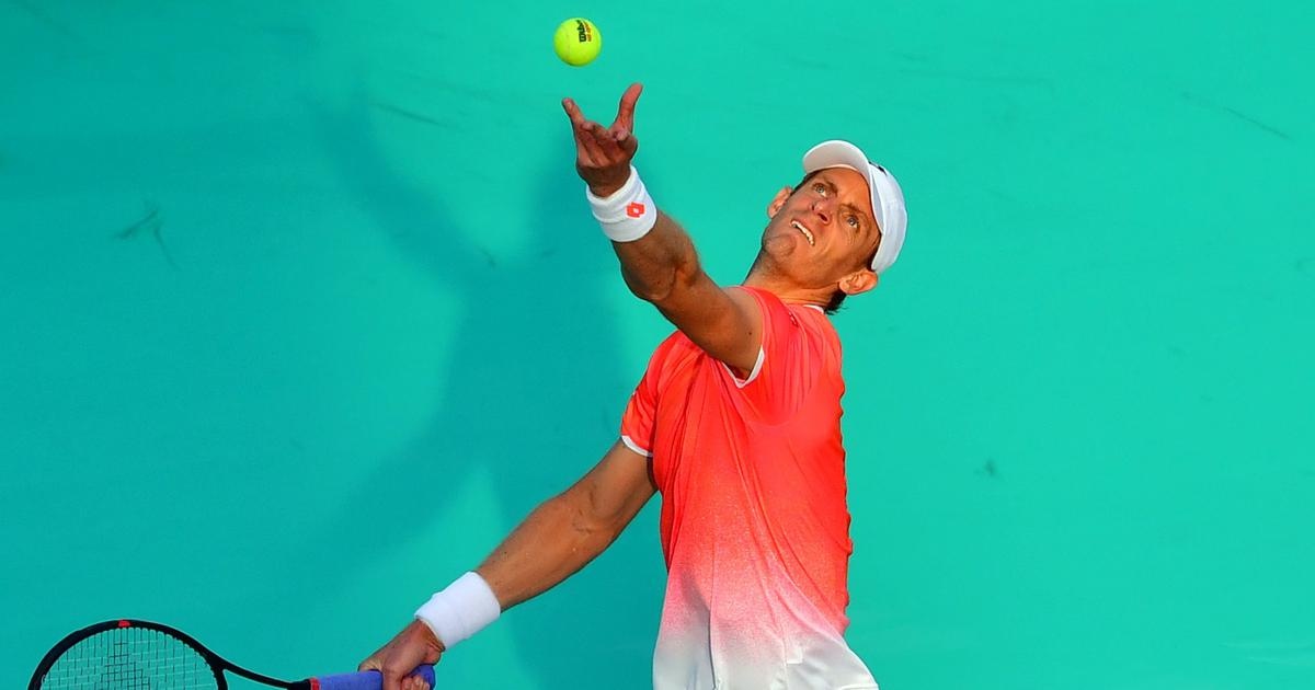 'May giao bong' Karlovic tung 36 cu ace nhung van khong the doat cup hinh anh