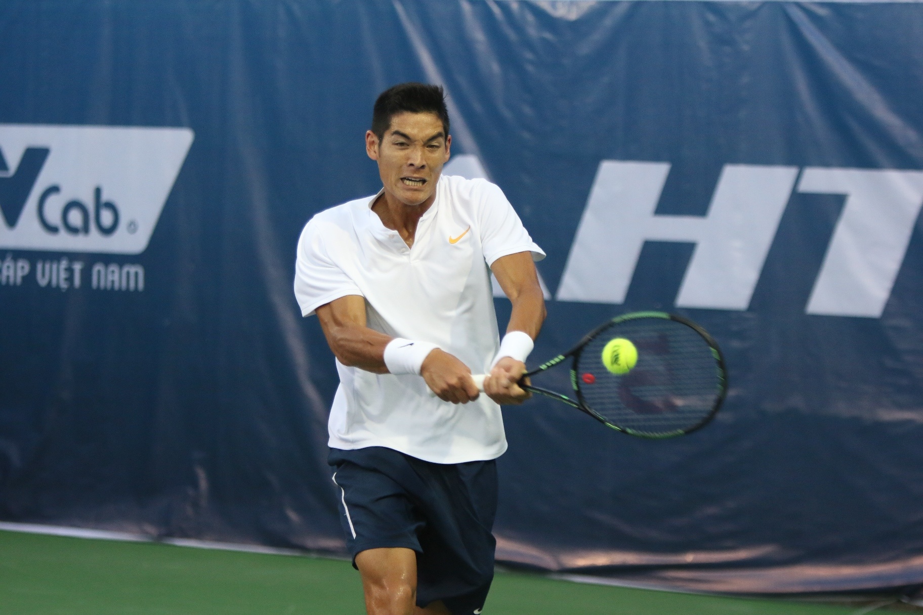 Gianh thang loi kich tinh, tay vot Viet kieu vao tu ket Vietnam Open hinh anh