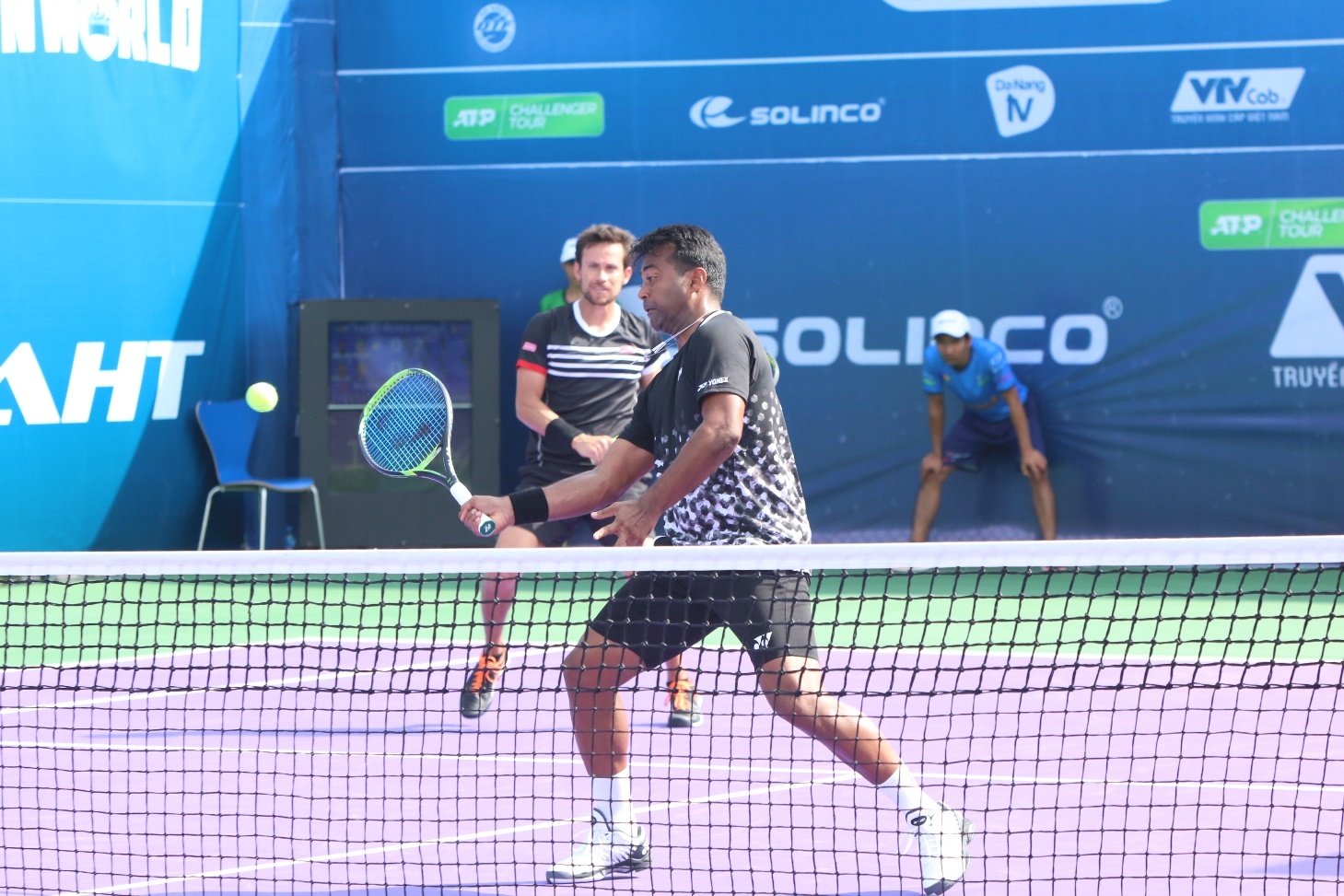 Cuu so 1 the gioi bat ngo that bai tai chung ket Vietnam Open hinh anh