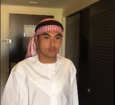 Tien ve Duc Huy hoa than thanh 'Hoang tu A-rap' hinh anh