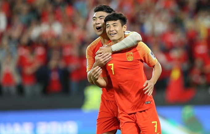 Sao so 1 Trung Quoc dinh chan thuong nang, co the lo tran gap Thai Lan hinh anh