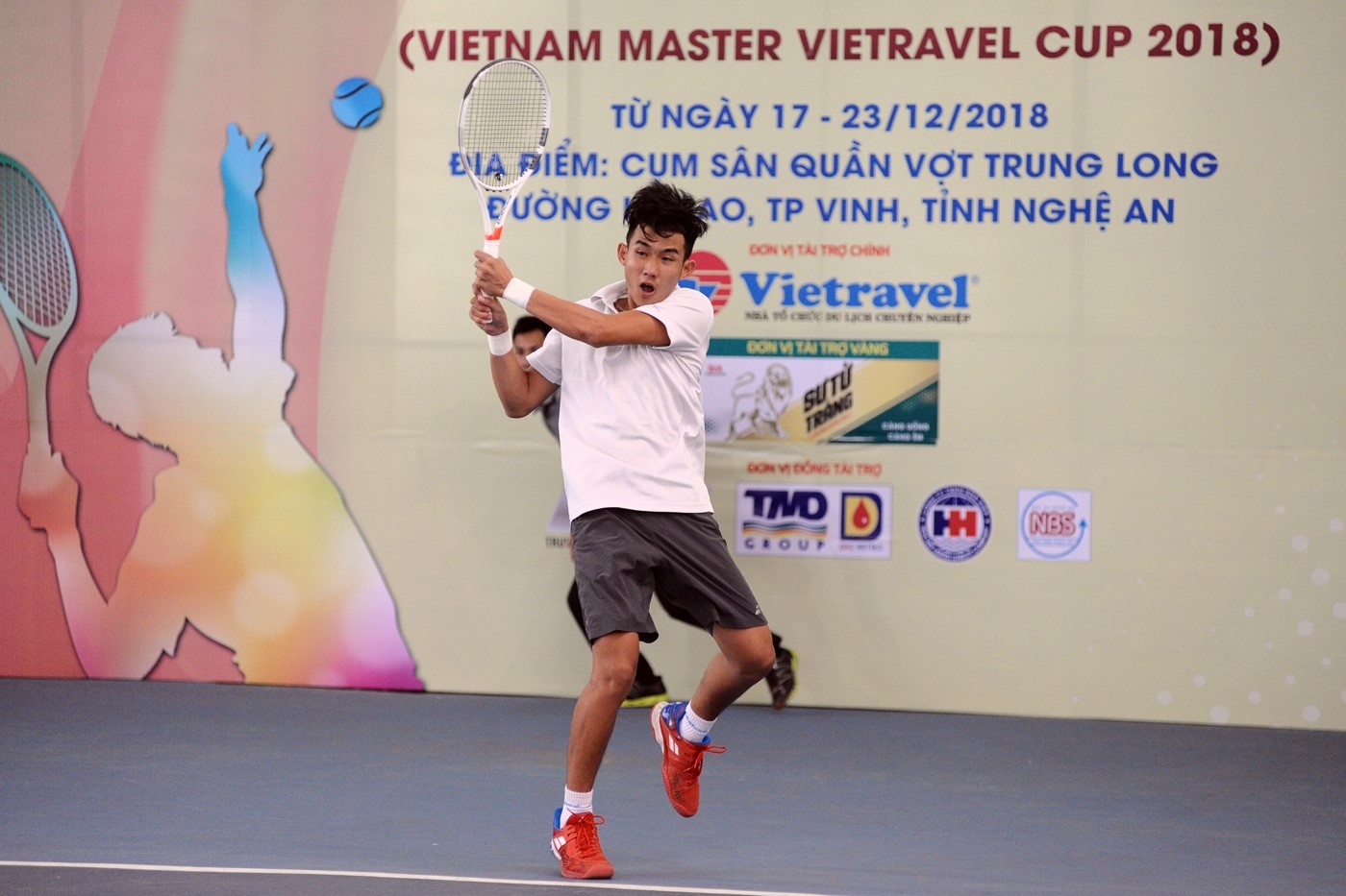 Nguyen Van Phuong ghi dau an trong lan dau du giai tre Grand Slam hinh anh