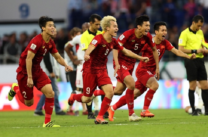 Doi tuyen Viet Nam tiep tuc thang tien tren BXH FIFA thang 2/2019 hinh anh