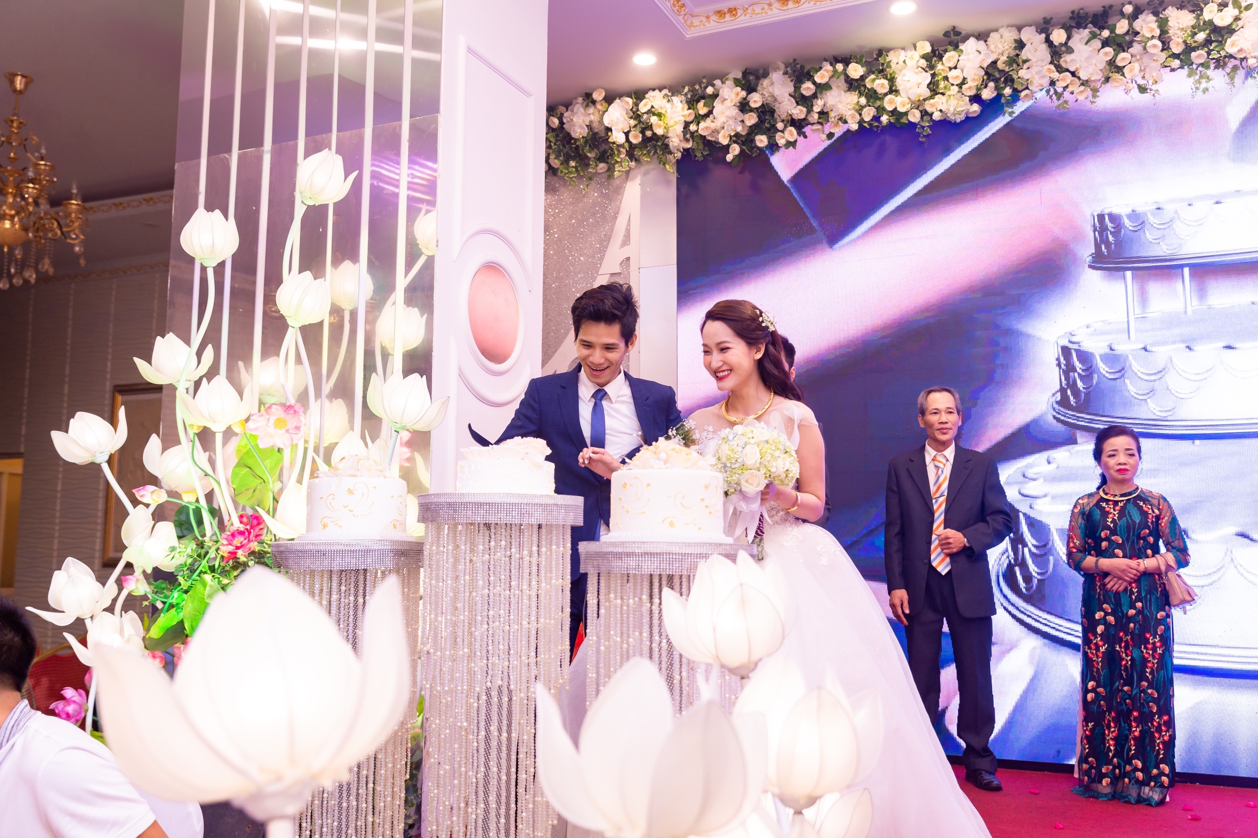 Hoa khôi cờ vua Kim Phụng lên xe hoa ảnh 1 Hoa khoi co vua Kim Phung len xe hoa anh 1