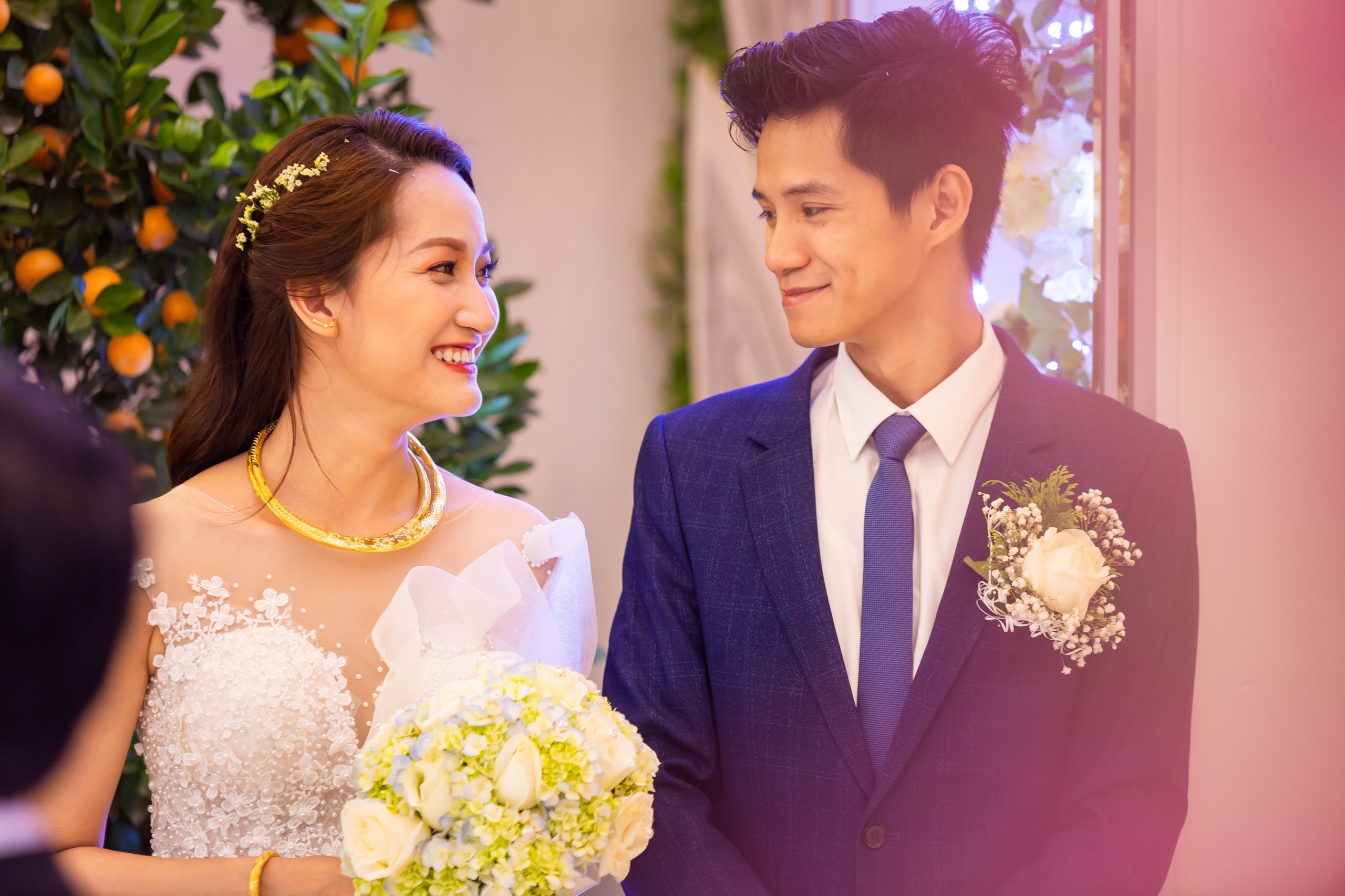 Hoa khoi co vua Kim Phung ket duyen voi chang trai Ha thanh hinh anh