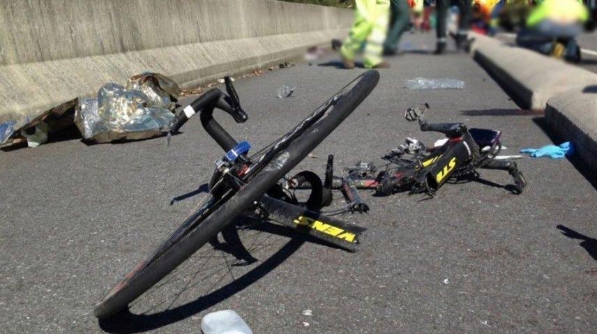 Sao tre dua xem bi xe tai dam thiet mang vi di nham lan anh 1