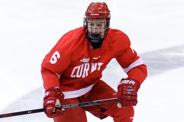 cầu thủ khúc côn cầu đánh nhau trên sân ảnh 1 cau thu khuc con cau danh nhau tren san anh 1