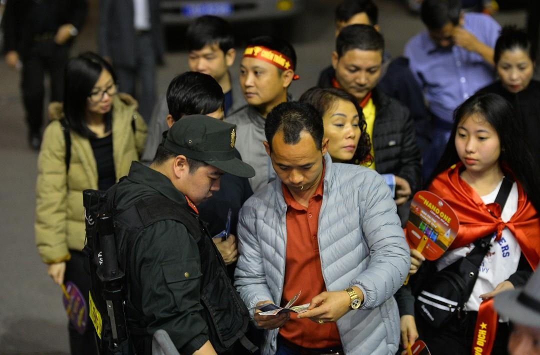 CĐV tới sân cổ vũ u23 Việt Nam vs Thái Lan ảnh 2 CDV toi san co vu u23 Viet Nam vs Thai Lan anh 2