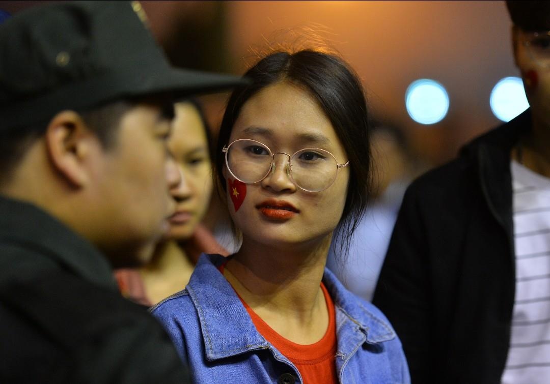 CĐV tới sân cổ vũ u23 Việt Nam vs Thái Lan ảnh 6 CDV toi san co vu u23 Viet Nam vs Thai Lan anh 6