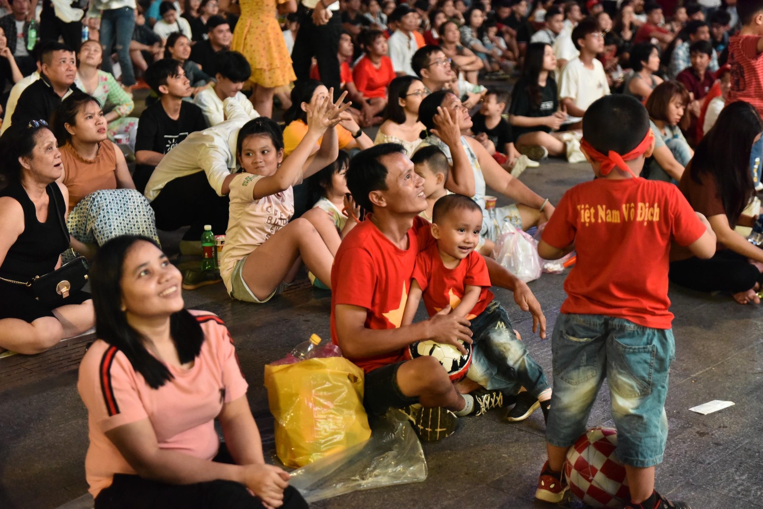 Ha Duc Chinh ghi ban giup U23 viet nam dan truoc Thai Lan anh 6