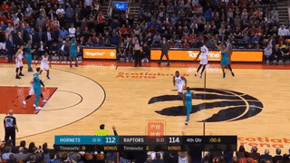 Sao NBA tung cu nem 3 diem khong tuong giup doi bong nguoc dong hinh anh