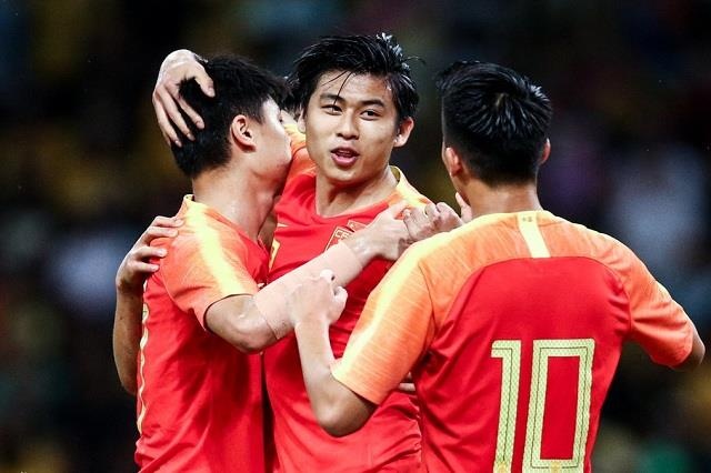 'Bong da Trung Quoc dung xau ho, hay thay doi de bat kip Dong Nam A' hinh anh