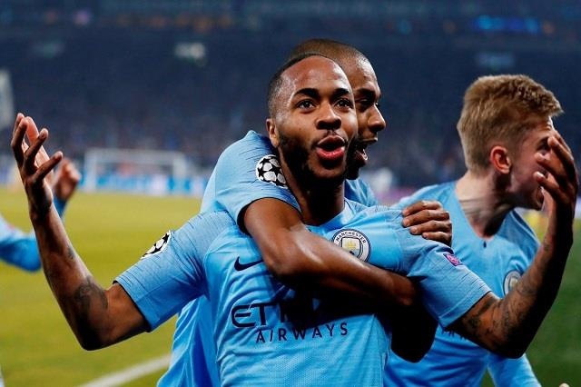 'Pep bien Sterling tro thanh cau thu hay nhat Premier League' hinh anh