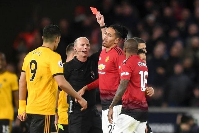 Man United doi mat khung hoang hang thu hinh anh