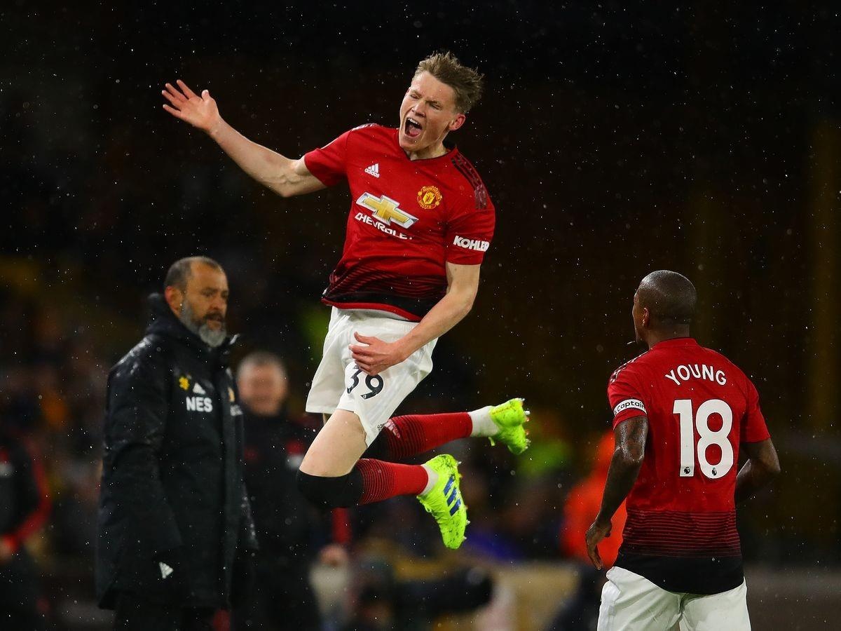 Man United đối mặt khủng hoảng hàng thủ ảnh 2 Man United doi mat khung hoang hang thu anh 2