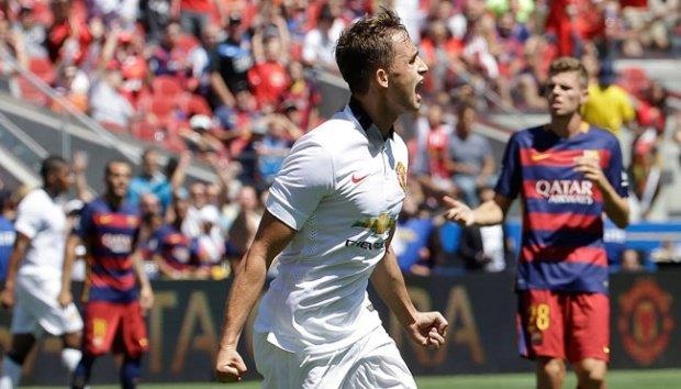 Nhung tran dau dang nho khi MU cham tran Barca anh 9