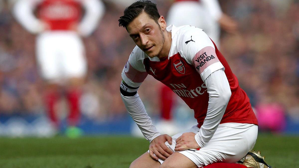 Arsenal thua Everton 0-1, bo lo co hoi len top 3 hinh anh