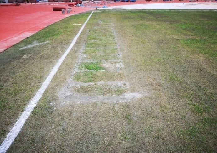 mặt sân xấu tại giải bóng đá Trung Quốc ảnh 2 mat san xau tai giai bong da Trung Quoc anh 2