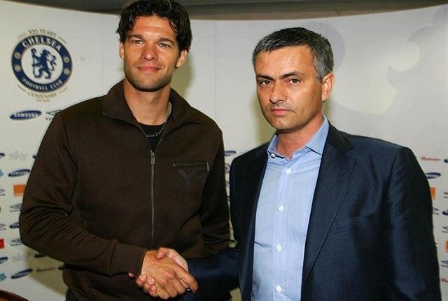 Cuu doi truong Duc muon Jose Mourinho dan dat Bayern hinh anh