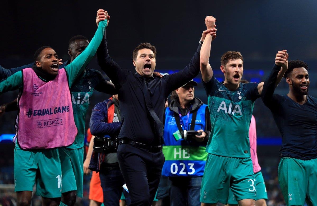 HLV Pochettino thua nhan Tottenham da 'song lai tu coi chet' hinh anh