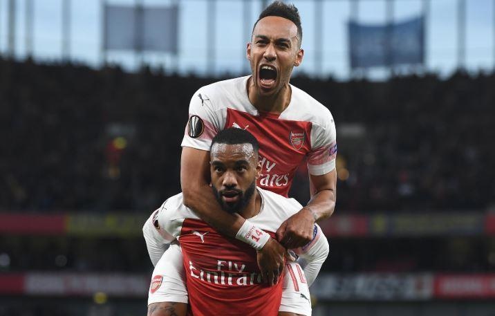 Lacazette lap cu dup, Arsenal rong cua vao chung ket Europa League hinh anh