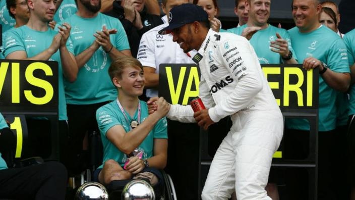 Tay dua cut 2 chan Billy Monger tro lai giai F1 anh 1