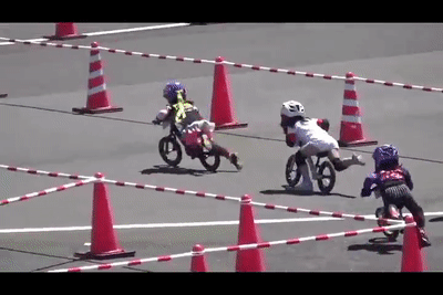 VDV nhi thi tai tai giai dua xe sieu chay o Nhat Ban hinh anh