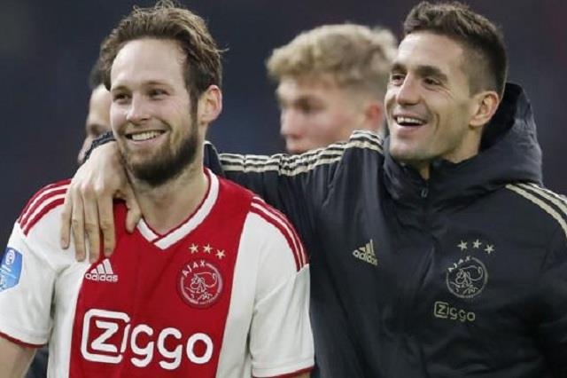 Cau thu Ajax vuon len tu mac hang thai Premier League hinh anh