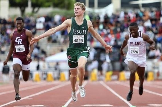 'Tia chop trang' Boling khong co doi thu o duong chay 100 m hinh anh