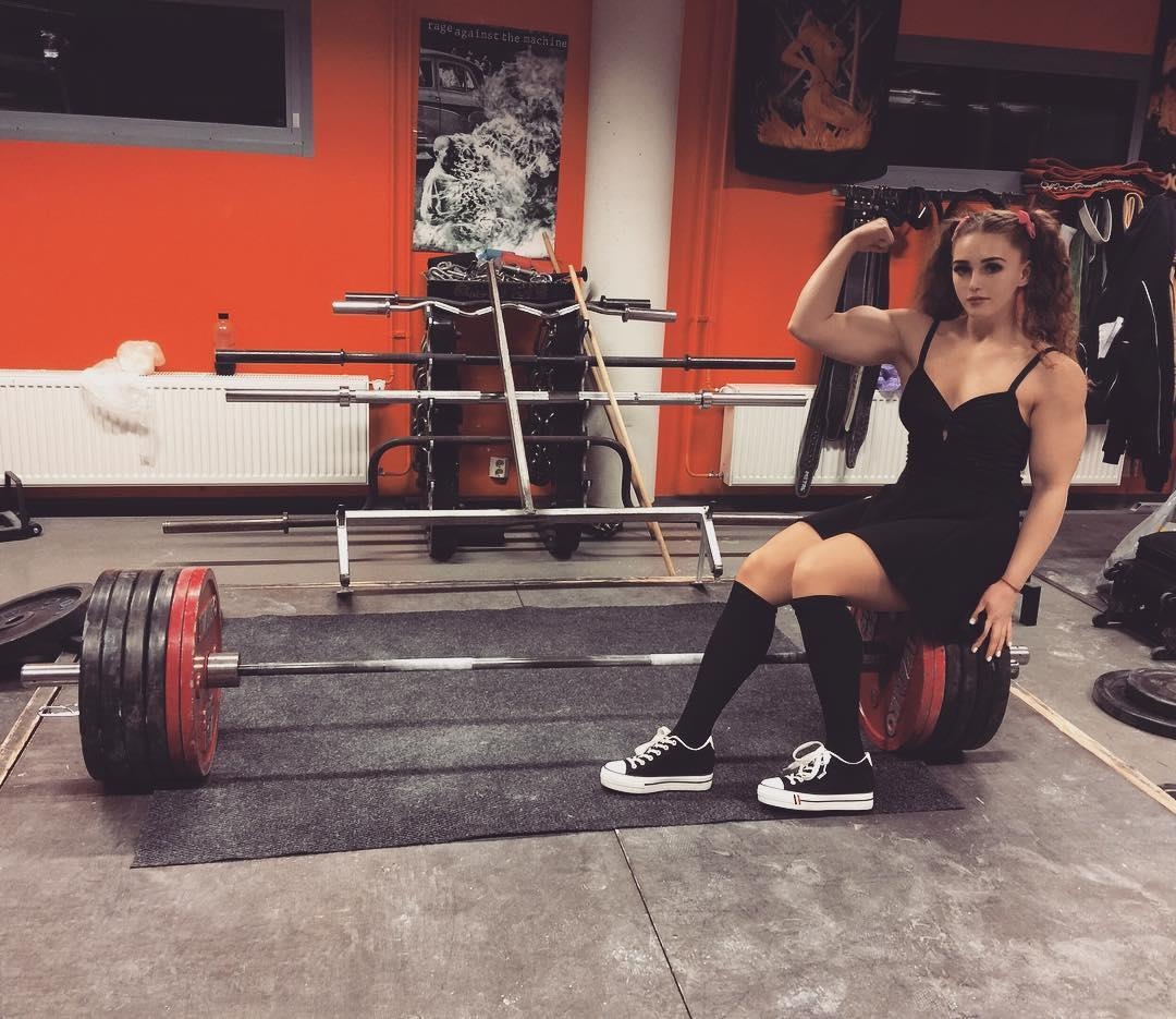 choang vang voi bup be co bap nguoi nga anh 4