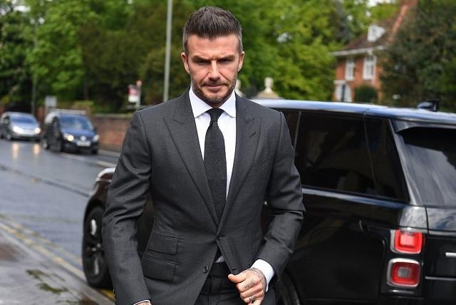 Beckham bi treo bang nua nam vi dung dien thoai khi lai xe hinh anh